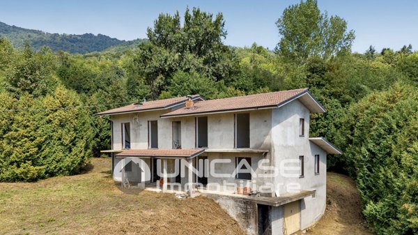 casa indipendente in vendita a Bagnolo Piemonte