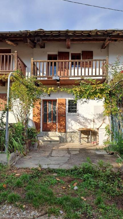 casa indipendente in vendita a Bagnolo Piemonte