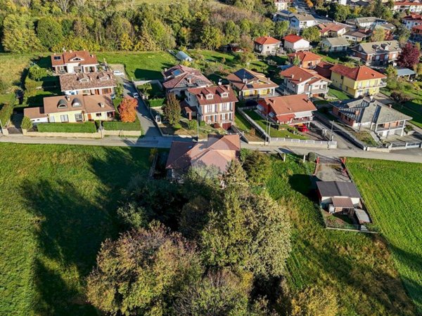 casa indipendente in vendita a Bagnolo Piemonte