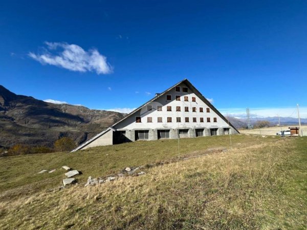 negozio in vendita a Bagnolo Piemonte in zona Rucas