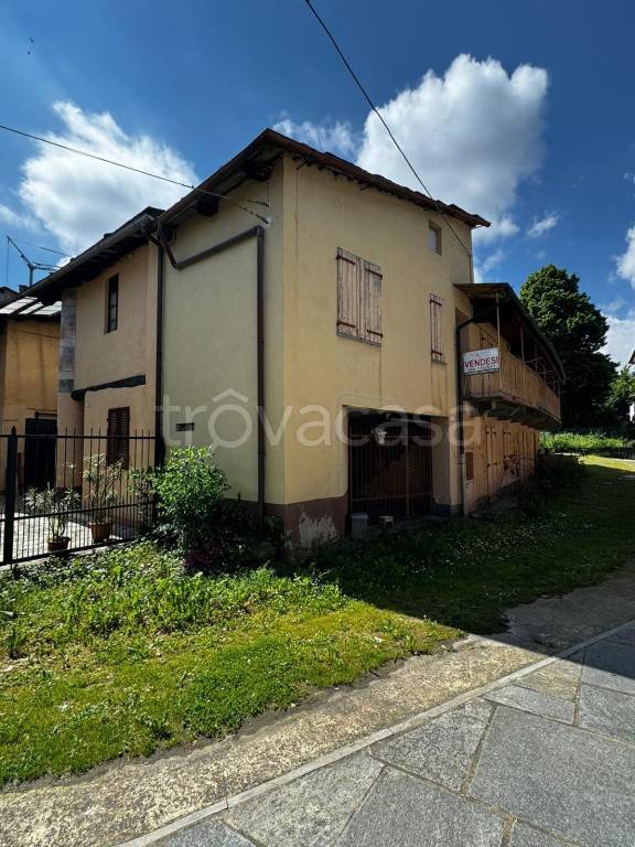 casa indipendente in vendita a Bagnolo Piemonte