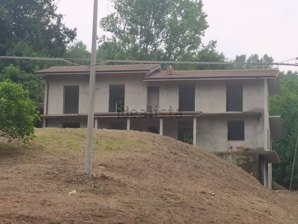 casa indipendente in vendita a Bagnolo Piemonte in zona Montoso