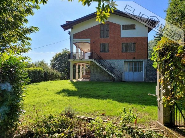casa indipendente in vendita a Bagnolo Piemonte