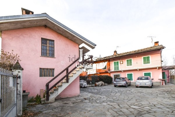 casa indipendente in vendita a Bagnolo Piemonte