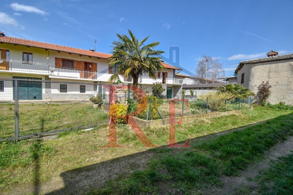 esavano in vendita a Bagnolo Piemonte