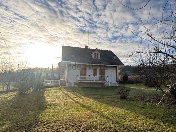casa indipendente in vendita a Bagnolo Piemonte