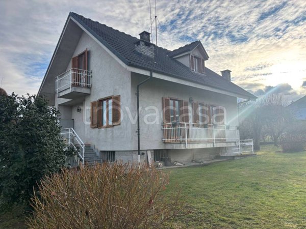 casa indipendente in vendita a Bagnolo Piemonte