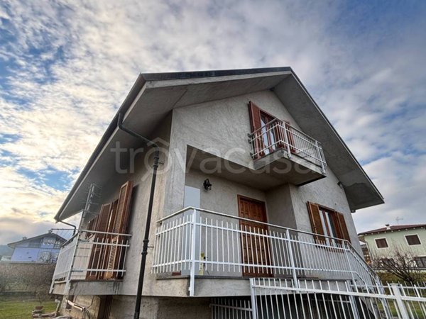 casa indipendente in vendita a Bagnolo Piemonte