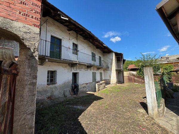 casa indipendente in vendita a Bagnolo Piemonte in zona Villaretto