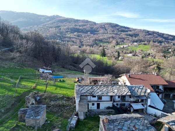 casale in vendita a Bagnolo Piemonte in zona Rucas
