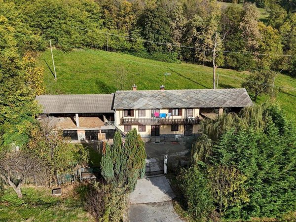 casa indipendente in vendita a Bagnolo Piemonte