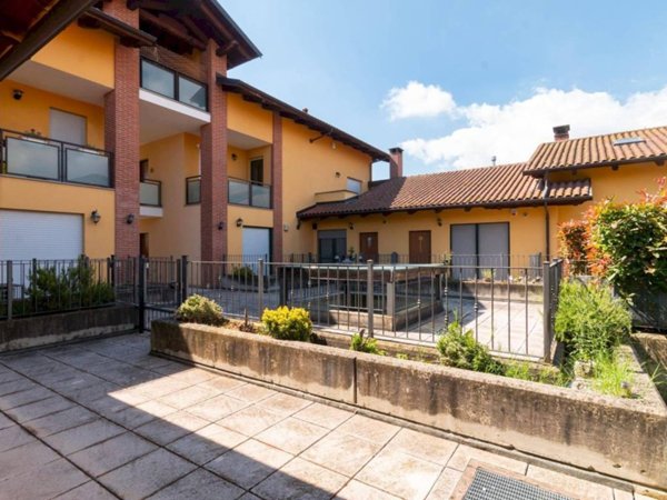 casa indipendente in vendita a Bagnolo Piemonte