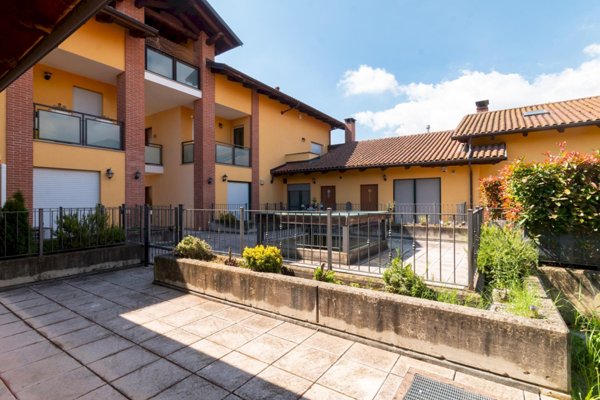 casa indipendente in vendita a Bagnolo Piemonte