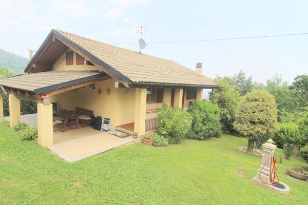 casa indipendente in vendita a Bagnolo Piemonte