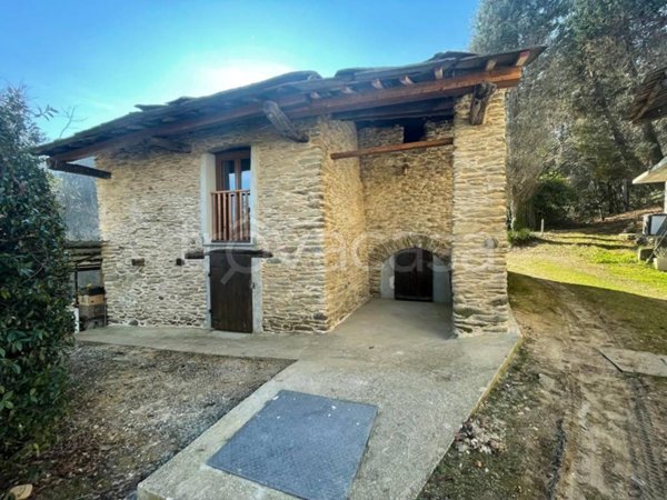 casa indipendente in vendita a Bagnolo Piemonte