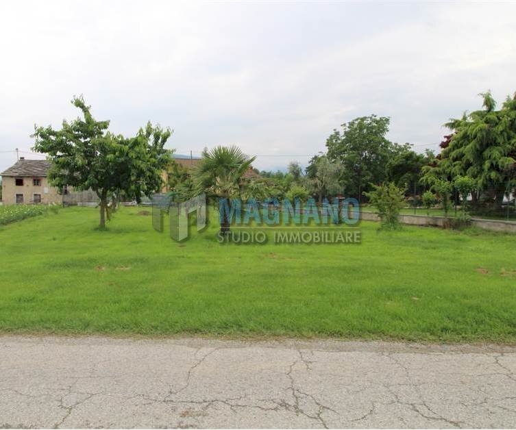 casa indipendente in vendita a Bagnolo Piemonte