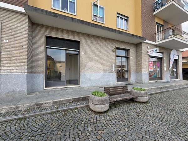 negozio in vendita a Bagnolo Piemonte