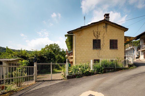 casa indipendente in vendita a Bagnolo Piemonte
