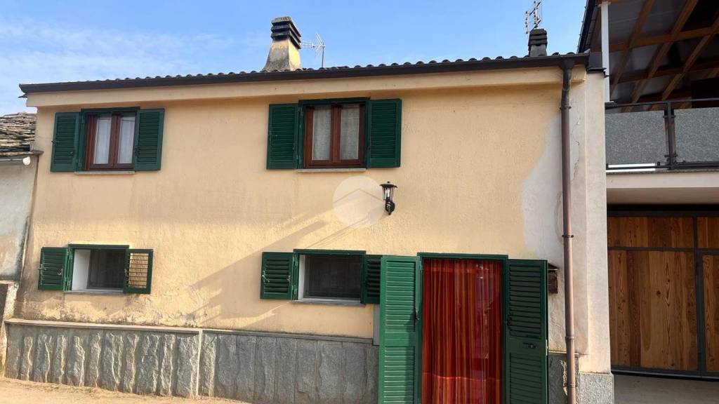 casa indipendente in vendita a Bagnolo Piemonte