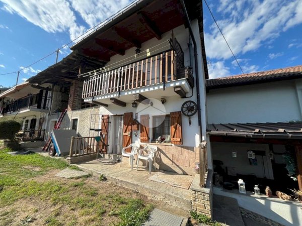 casa semindipendente in vendita a Bagnolo Piemonte