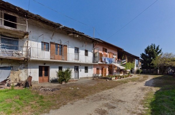casa indipendente in vendita a Bagnolo Piemonte