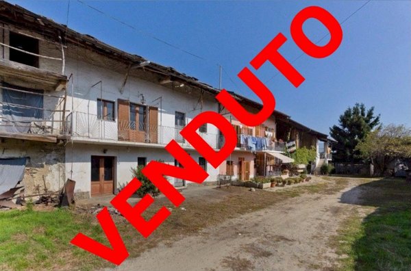 casa indipendente in vendita a Bagnolo Piemonte in zona Rucas