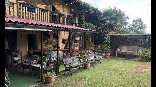 casa indipendente in vendita a Bagnolo Piemonte