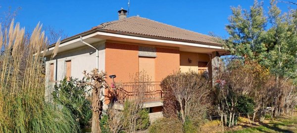 casa indipendente in vendita a Bagnolo Piemonte