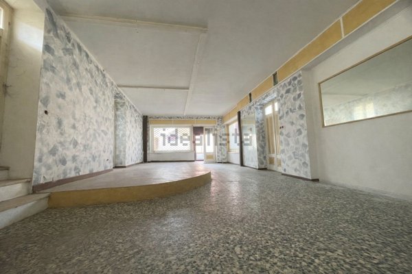 locale commerciale in vendita a Bagnolo Piemonte