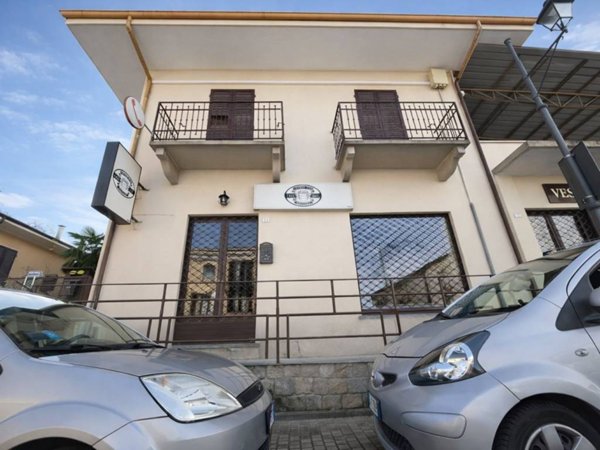 negozio in vendita a Bagnolo Piemonte