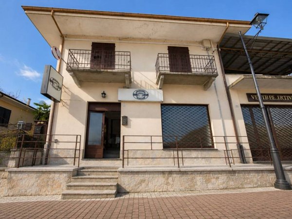 negozio in vendita a Bagnolo Piemonte