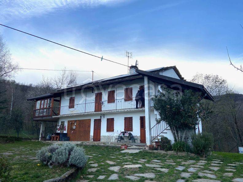 casa indipendente in vendita a Bagnolo Piemonte