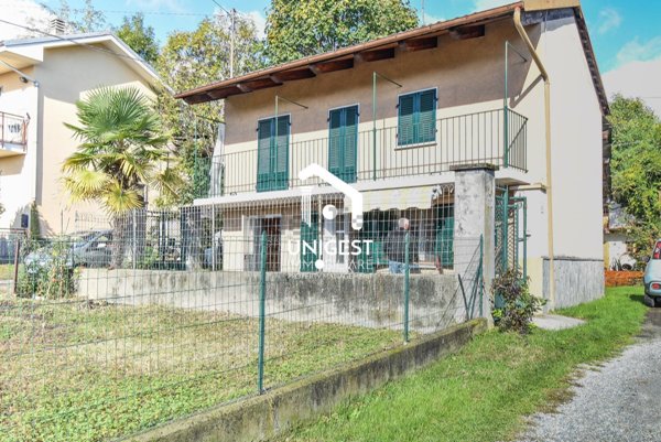casa indipendente in vendita a Bagnolo Piemonte