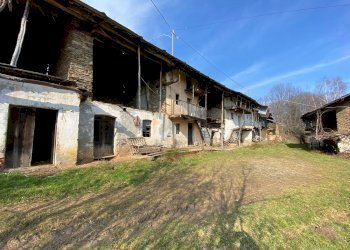 casale in vendita a Bagnolo Piemonte