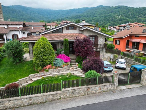 casa indipendente in vendita a Bagnolo Piemonte