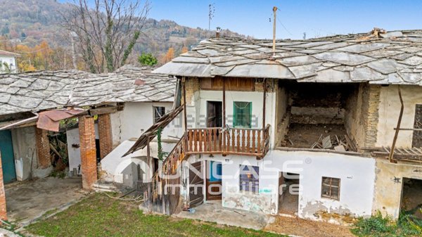 casa indipendente in vendita a Bagnolo Piemonte