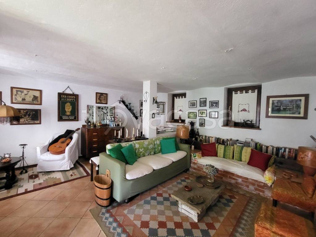 casa indipendente in vendita a Bagnolo Piemonte