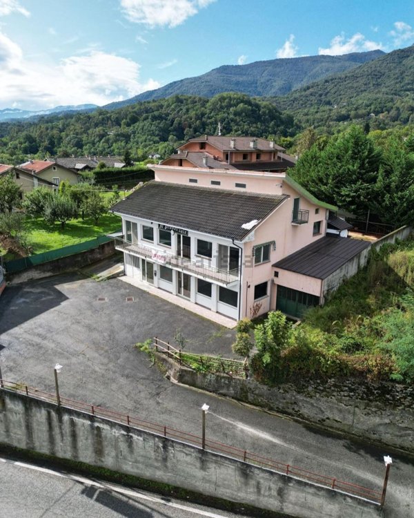 casa indipendente in vendita a Bagnolo Piemonte