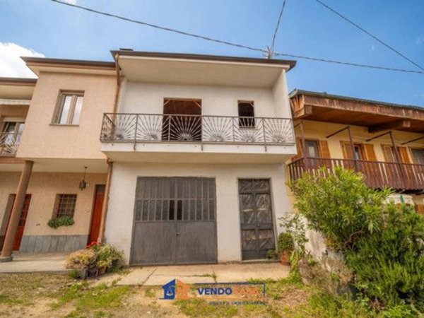 casa indipendente in vendita a Bagnolo Piemonte
