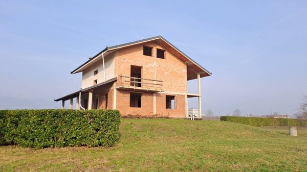 casa indipendente in vendita a Bagnolo Piemonte