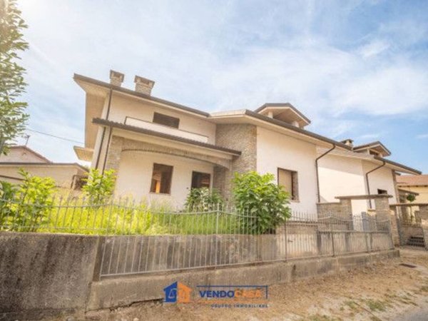 casa indipendente in vendita a Bagnolo Piemonte