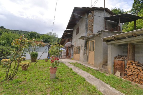 casa indipendente in vendita a Bagnolo Piemonte in zona Rucas