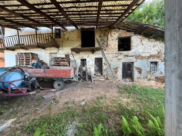 casale in vendita a Bagnolo Piemonte