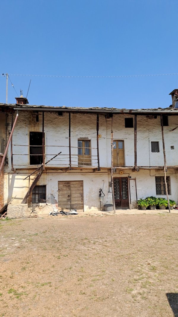 casa indipendente in vendita a Bagnolo Piemonte in zona Rucas
