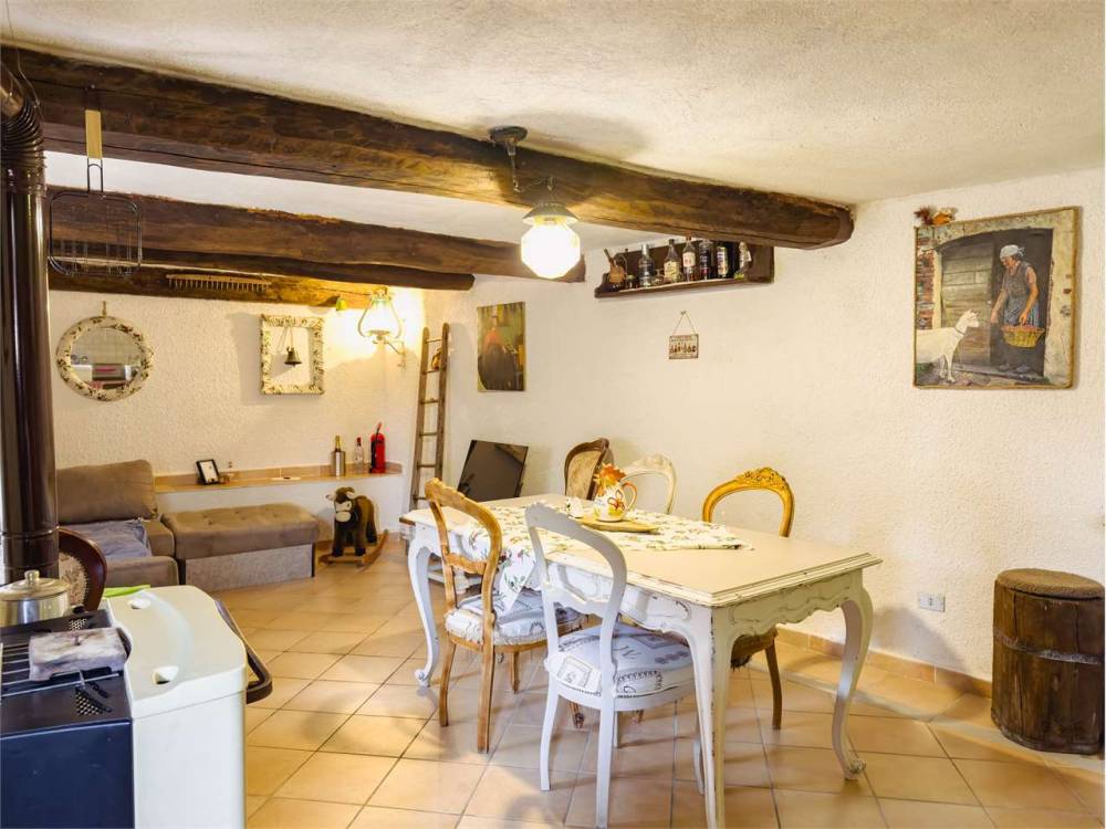casa indipendente in vendita a Bagnolo Piemonte in zona Rucas