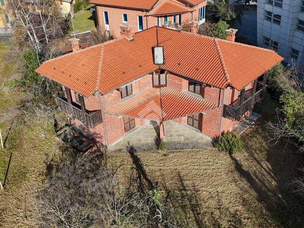 casa indipendente in vendita a Bagnolo Piemonte