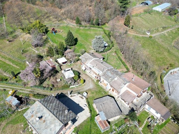 casa semindipendente in vendita a Bagnolo Piemonte in zona Villaretto