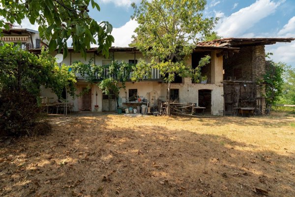 casa indipendente in vendita a Bagnolo Piemonte