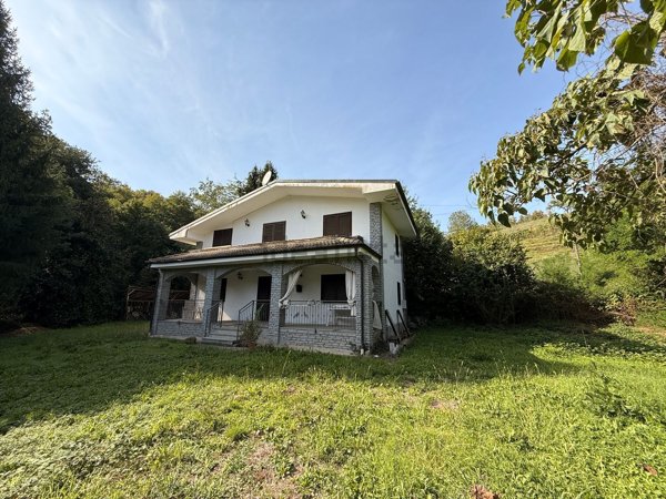 casa indipendente in vendita a Bagnolo Piemonte in zona Rucas