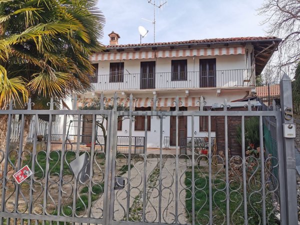 esavano in vendita a Baldissero d'Alba